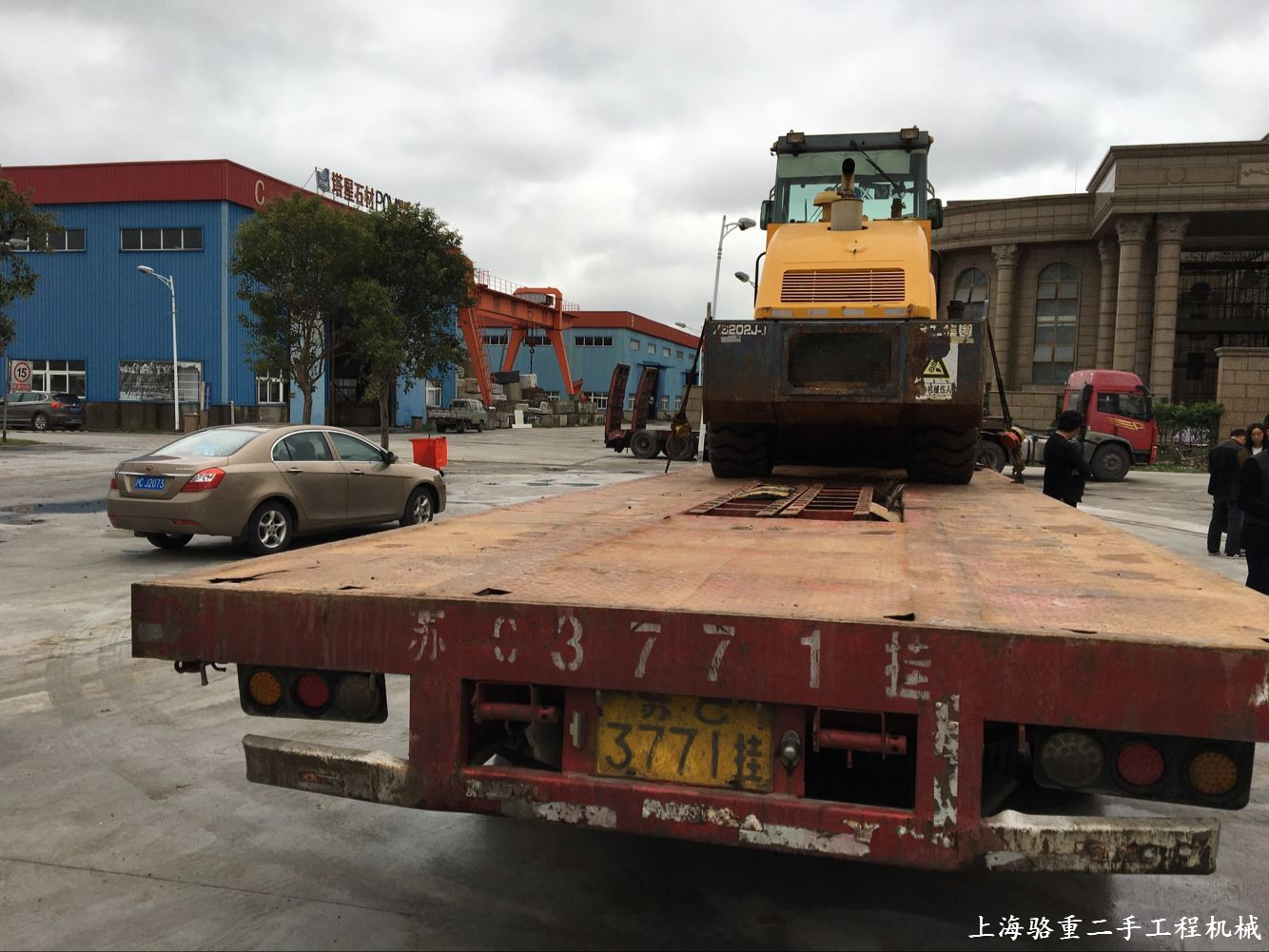客厅窗帘怎么安装的视频 44d40280df56329bd05fc5660153mbm7.jpg